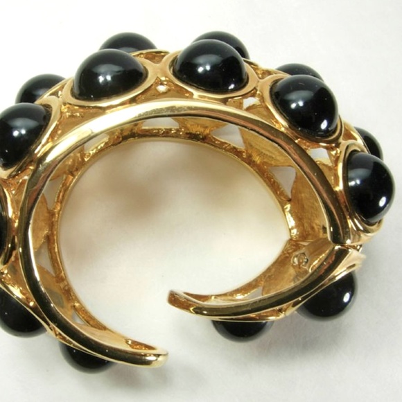 Vintage KENNETH JAY LANE Large Gold Plate and Black Signed Bracelet - Picture 2 of 3